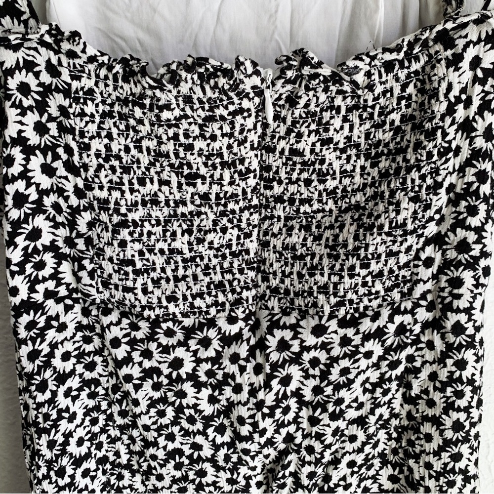 Lulu’s Zaharia Black and White Floral Print Shoulder Ties Mini Dress Sz Small - Picture 5 of 6